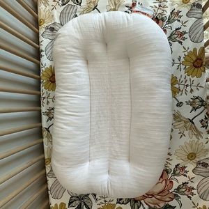 Heirloom Dhalia infant Snuffle Me